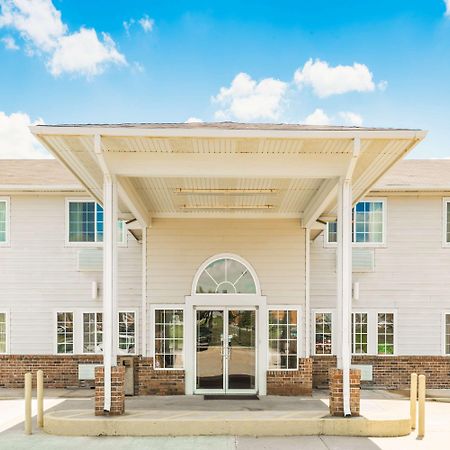 Super 8 By Wyndham Platte City Kansas City Area Екстериор снимка