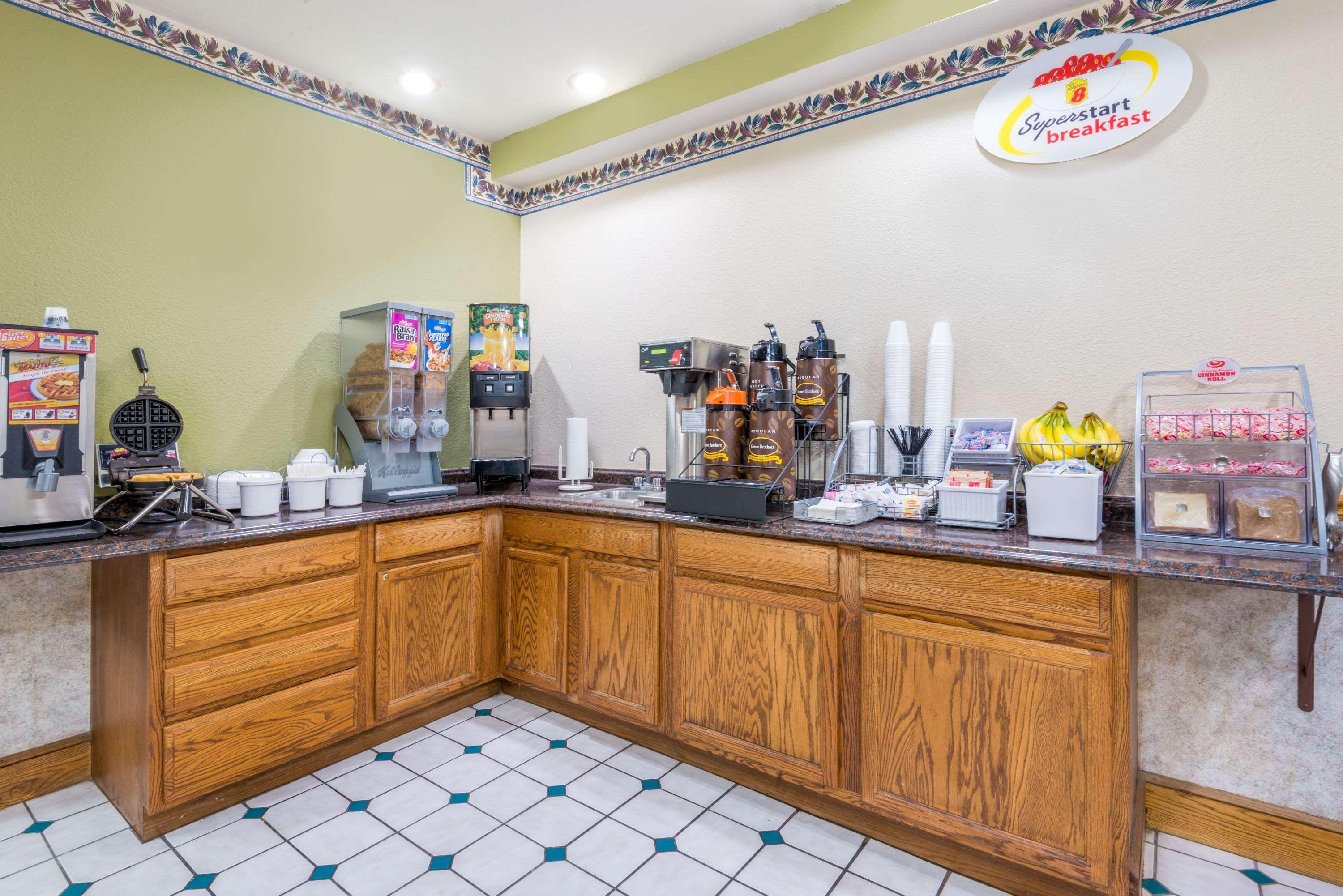 Super 8 By Wyndham Platte City Kansas City Area Екстериор снимка