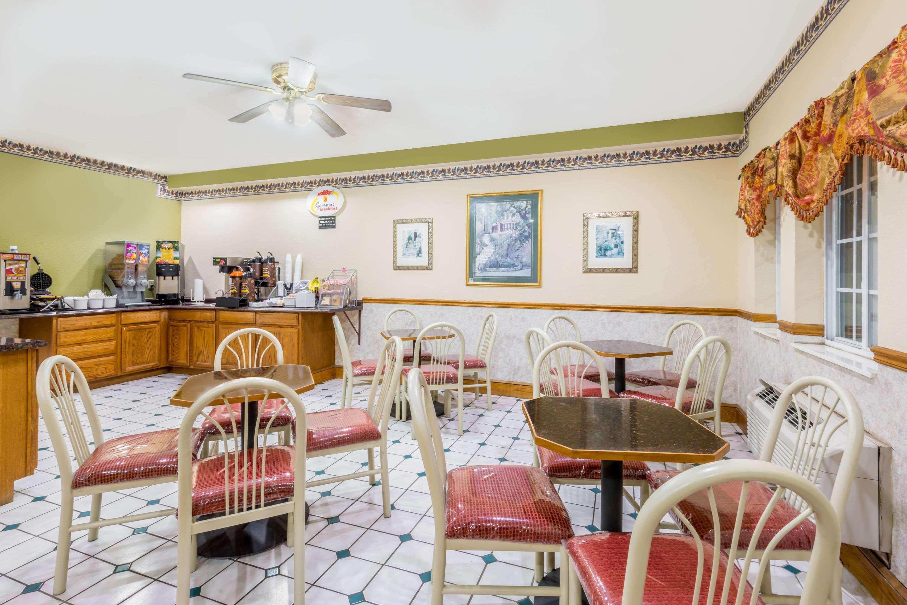 Super 8 By Wyndham Platte City Kansas City Area Екстериор снимка