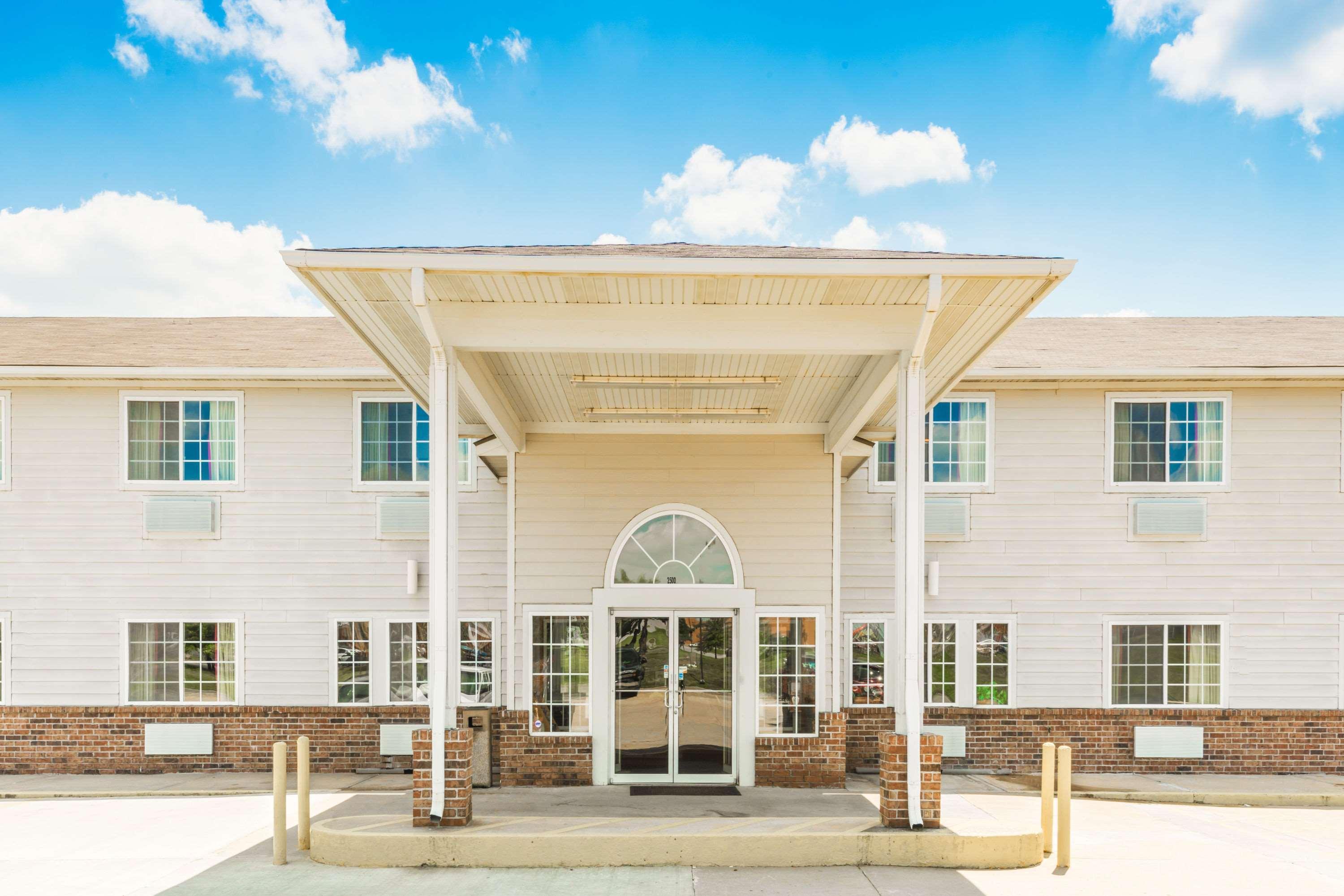 Super 8 By Wyndham Platte City Kansas City Area Екстериор снимка