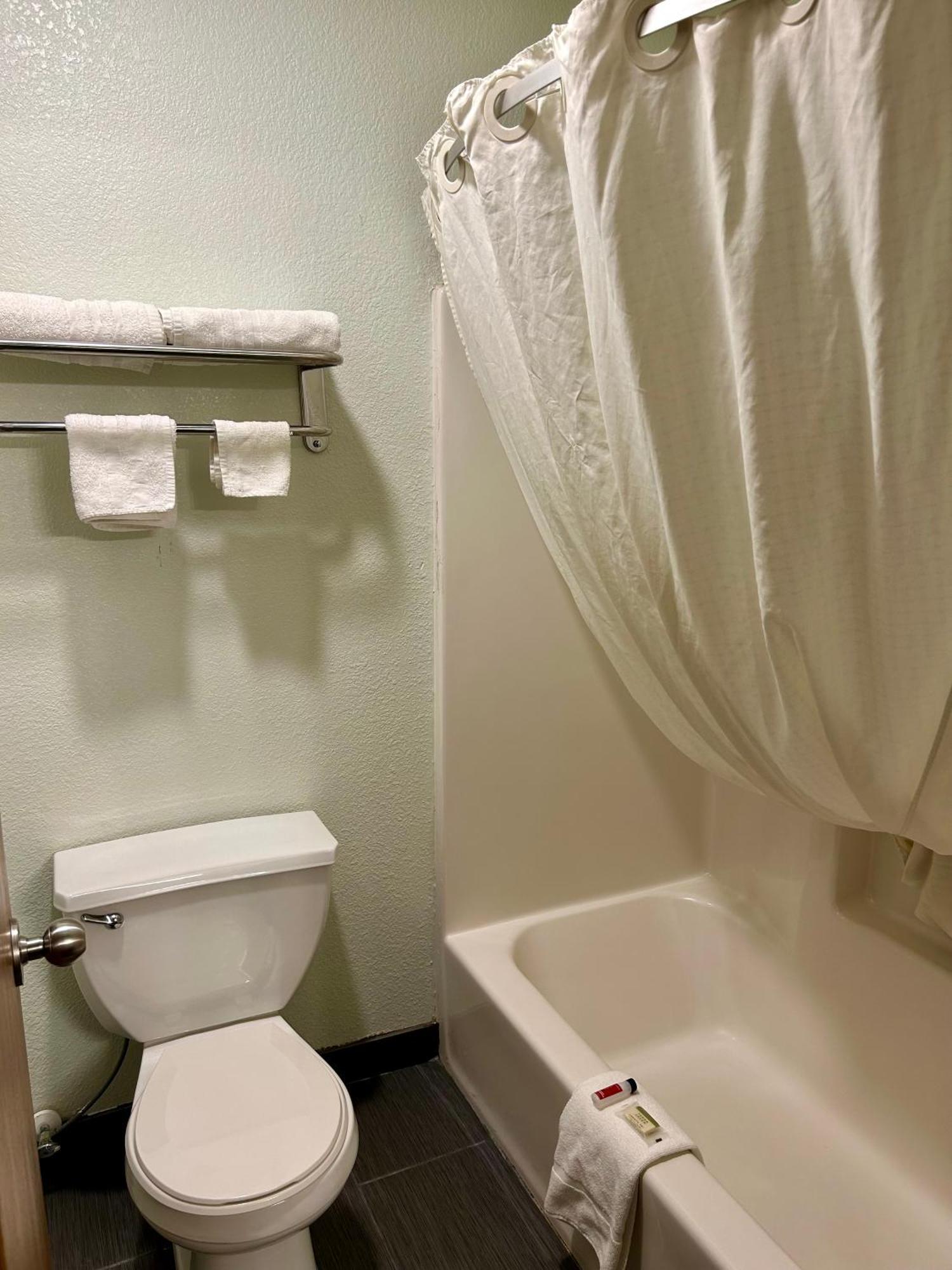 Super 8 By Wyndham Platte City Kansas City Area Екстериор снимка