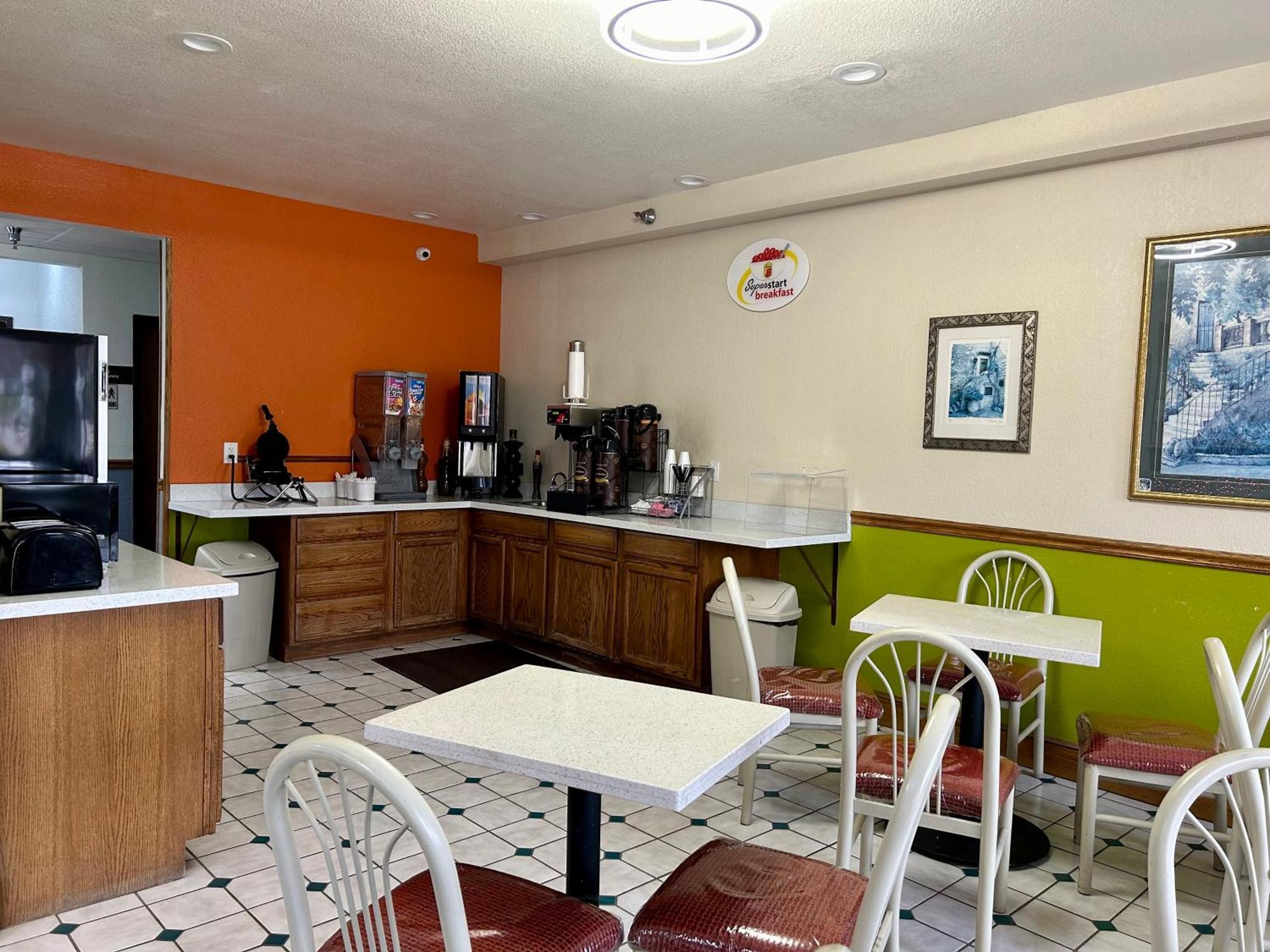 Super 8 By Wyndham Platte City Kansas City Area Екстериор снимка