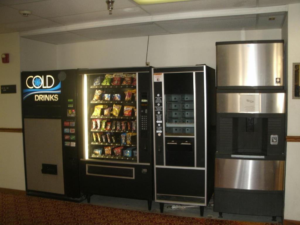 Super 8 By Wyndham Platte City Kansas City Area Екстериор снимка