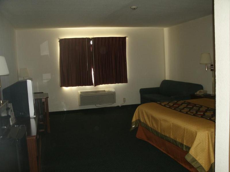Super 8 By Wyndham Platte City Kansas City Area Екстериор снимка